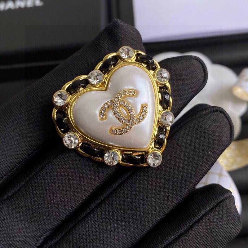 Chanel Brooch 3lyx206